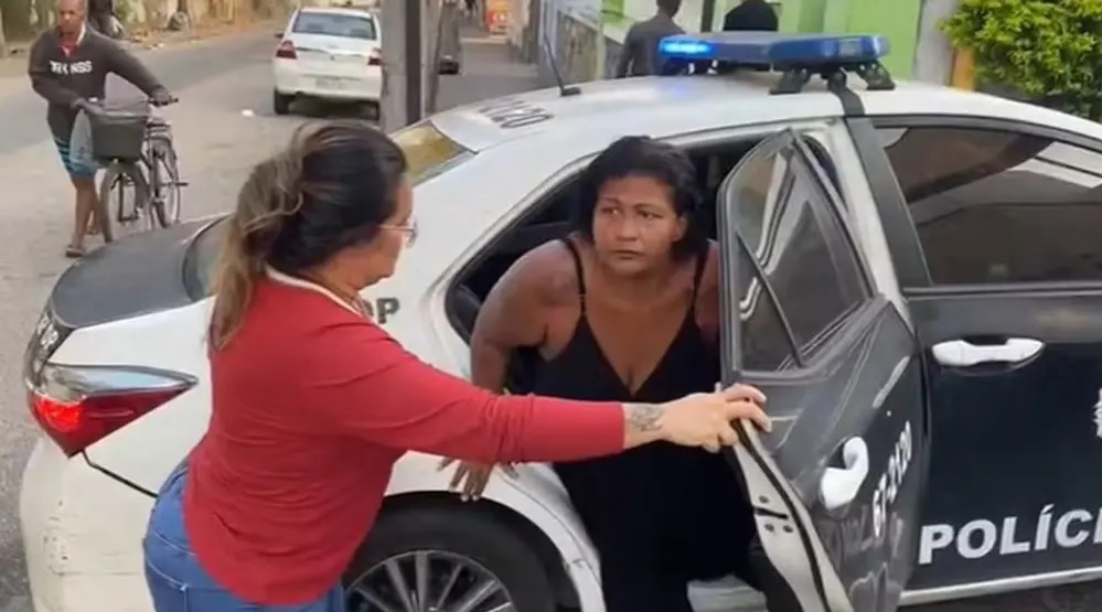 Mujer prendió fuego a su hijastra de 11 años porque perdió una goma de borrar en la escuela
