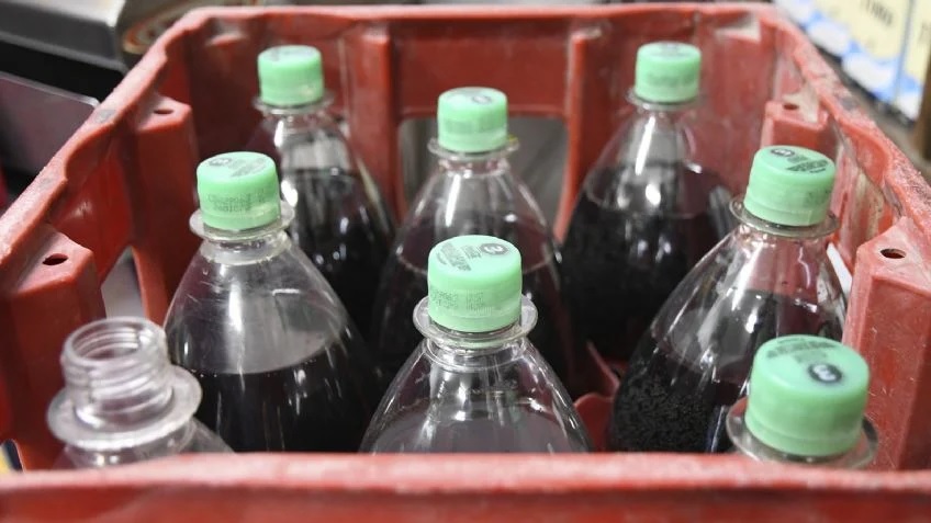 Fuerte lobby de las empresas de bebidas para apurar la discusión sobre una ley de envases