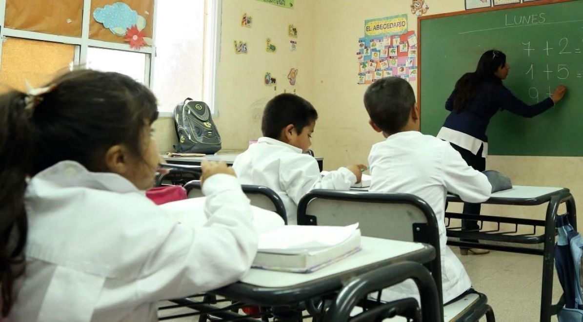 DOCENTES VUELVEN AL TRABAJO EL 14 DE FEBRERO Y EL 27 ARRANCAN LAS CLASES
