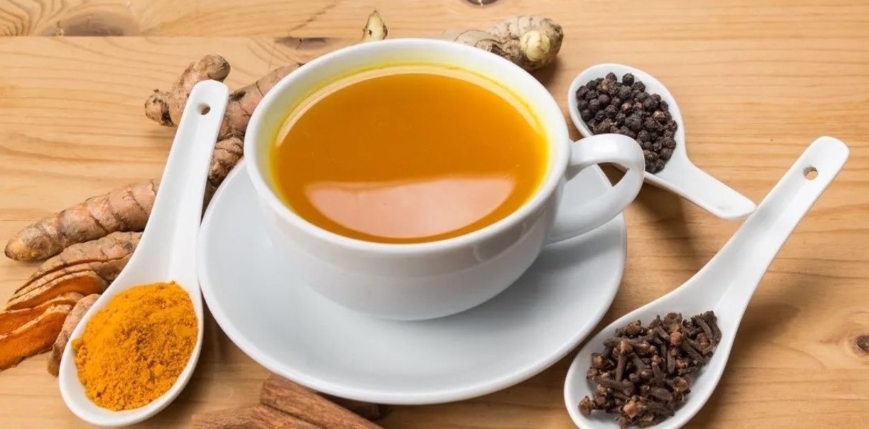 Receta de té de cúrcuma, la bebida ideal para reducir la inflamación