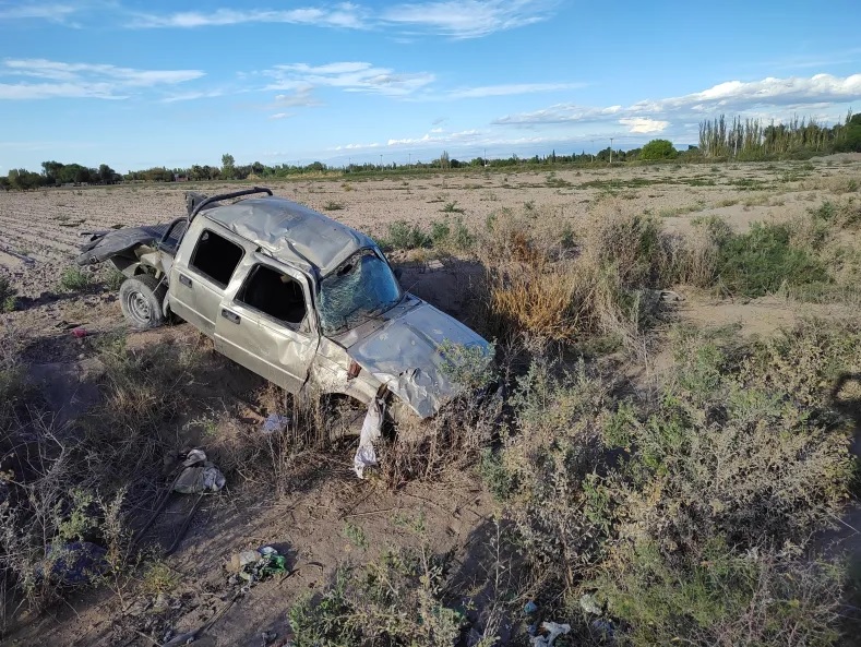 SAN JUAN: TERRIBLE VUELCO EL CONDUCTOR RESULTO CON 2.19 GL EN SANGRE, HAY UN BEBE INTERNADO 