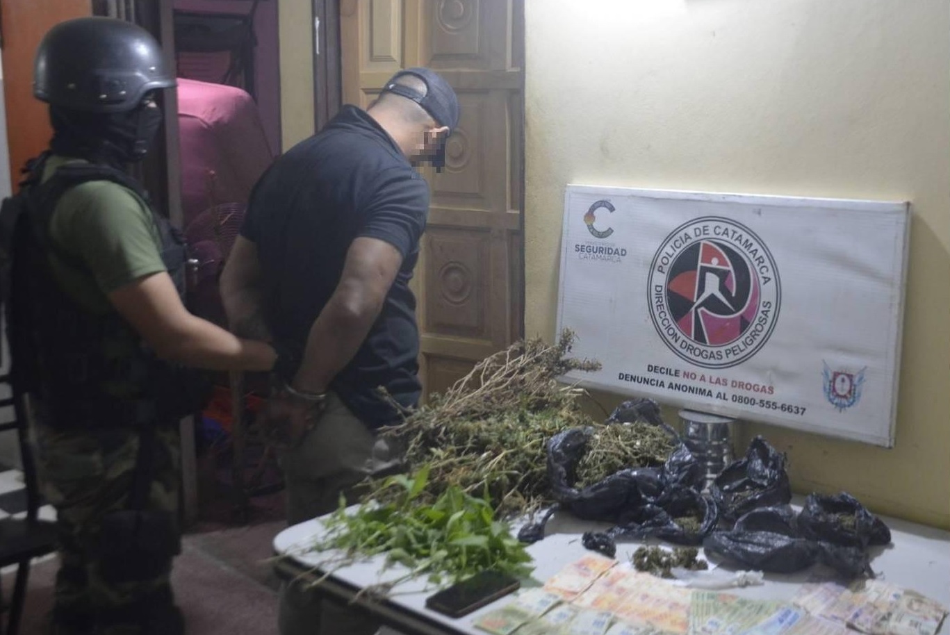 Desbaratan un punto de venta de drogas en Valle Viejo