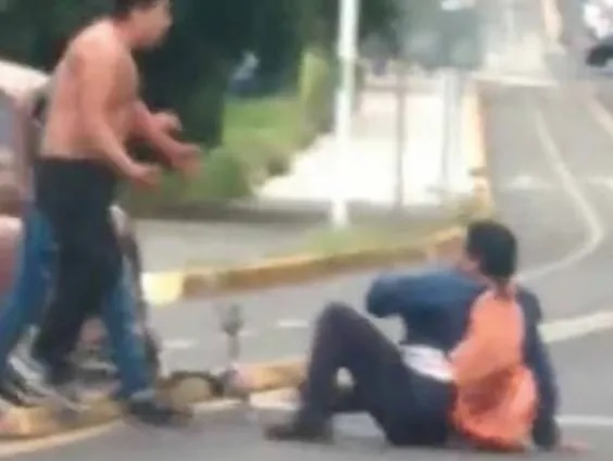 SAN JUAN: POR CELOS LE DA UNA BRUTAL GOLPIZA AL AMANTE DE SU EXNOVIA Y AHORA DEBE PAGARLE