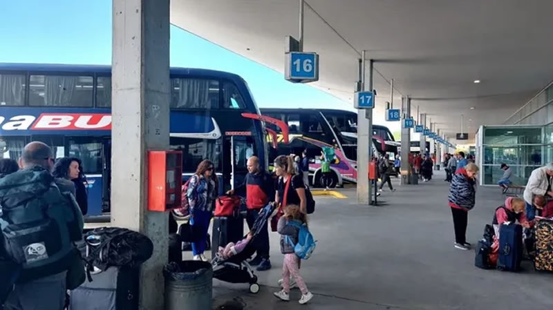 Más de un millón de turistas viajaron en el finde largo