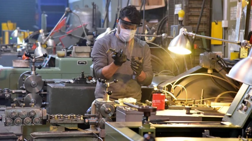 INDEC: La industria utilizó solo el 54,4% de su capacidad en marzo, el nivel más bajo en un año