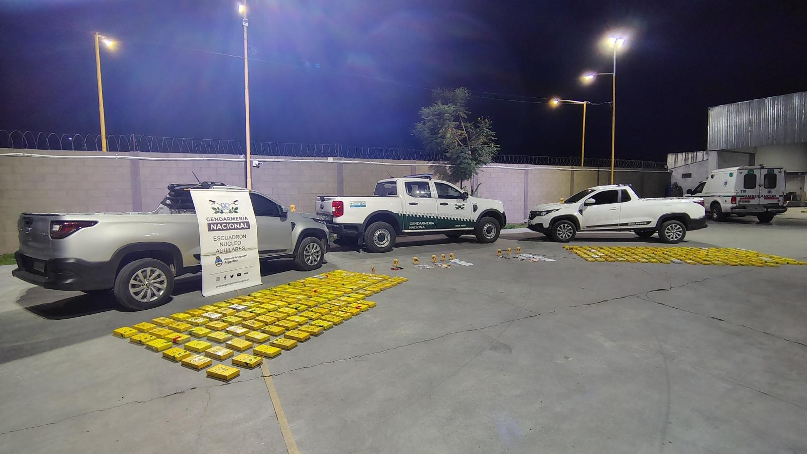 Venían a Catamarca: detienen a cuatro personas con 258 kilos de cocaína ocultos en dos camionetas
