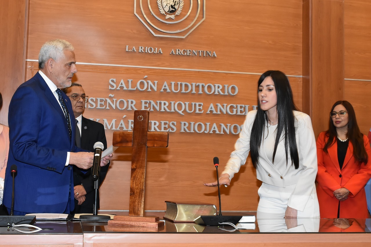 EL TSJ TOMÓ JURAMENTO A NUEVOS JUECES, JUEZAS, FISCALES Y DEFENSORES PARA DIFERENTES CIRCUNSCRIPCIONES JUDICIALES