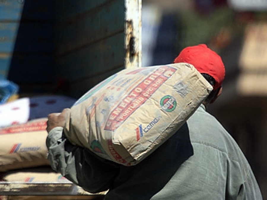 Histórico cambio en el cemento: las bolsas bajan a 25 kilos
