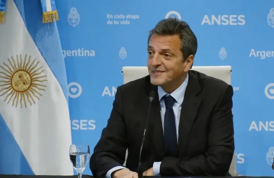 Massa anunció créditos de hasta $400 mil pesos para jubilados a la tasa más baja del mercado y pensionados, con una Tasa Nominal Actual (TNA) del 29 por ciento