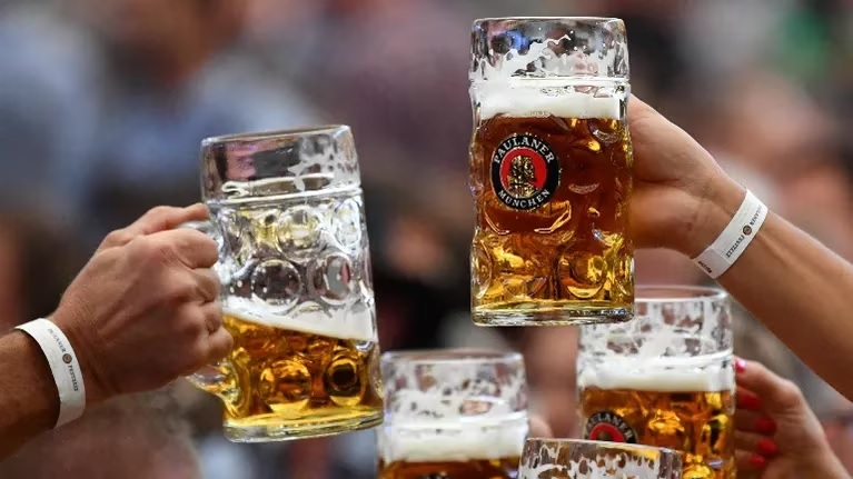 El imperdible truco para enfriar la cerveza en solo 5 minutos que todos deben conocer