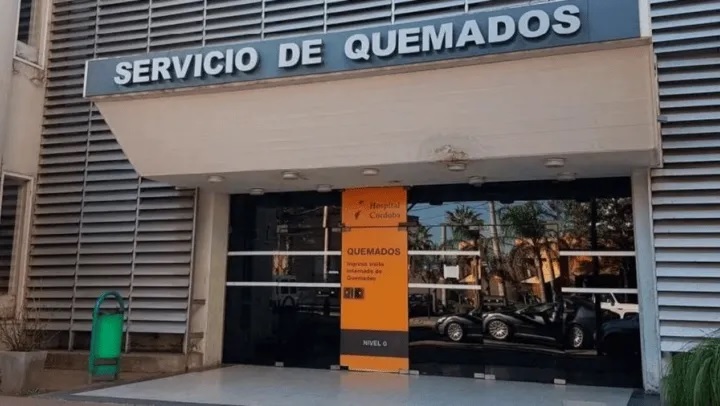 Una mujer murió tras prenderse fuego por manipular alcohol mientras se acercaba a una estufa