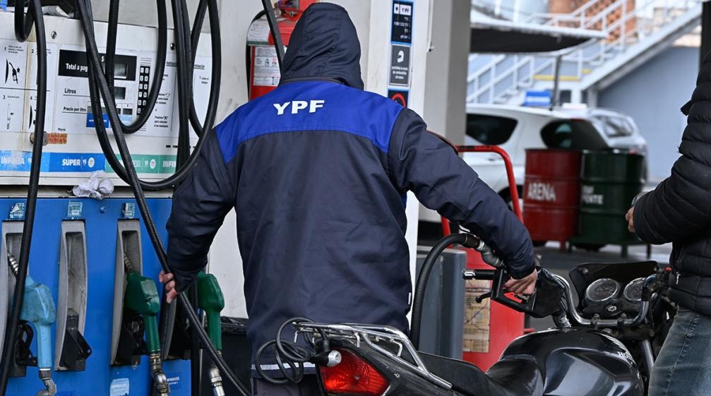 YPF aumentará los precios de los combustibles desde esta medianoche