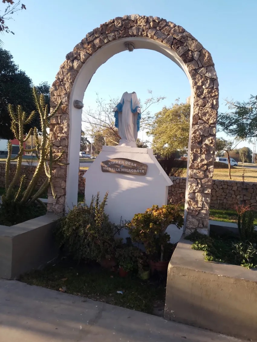 SAN JUAN: Vandalizan la imagen de la Virgen de la Medalla Milagrosa