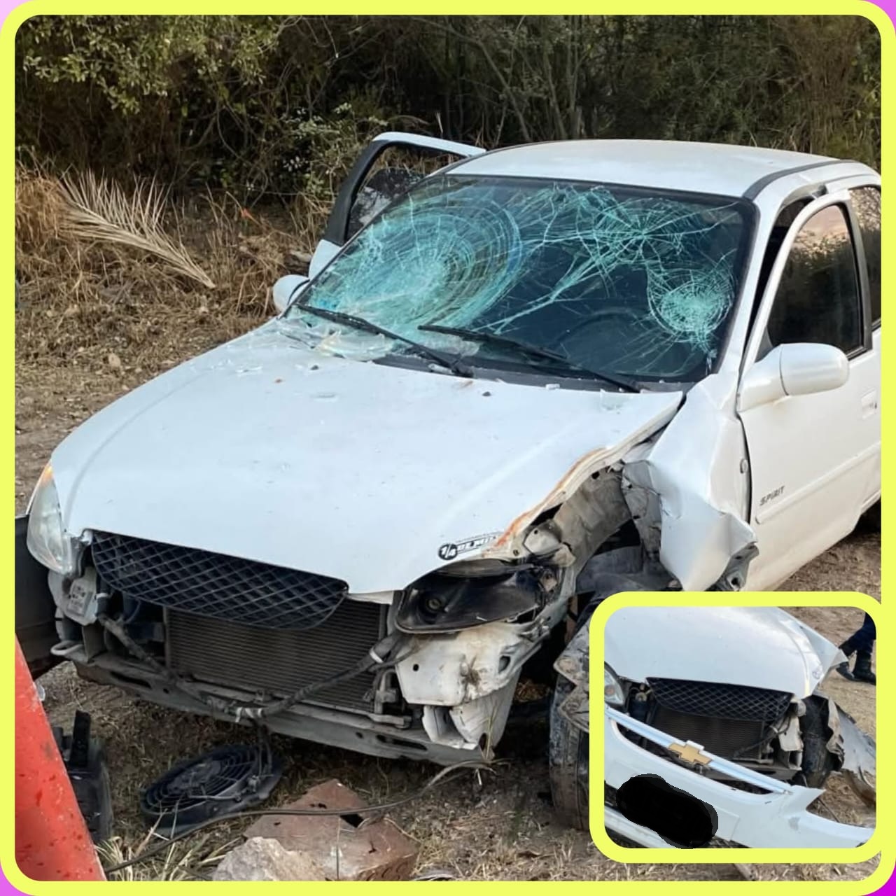 SINIESTRO VIAL: UN AUTOMÓVIL IMPACTÓ CONTRA UN POSTE DE TENDIDO ELÉCTRICO