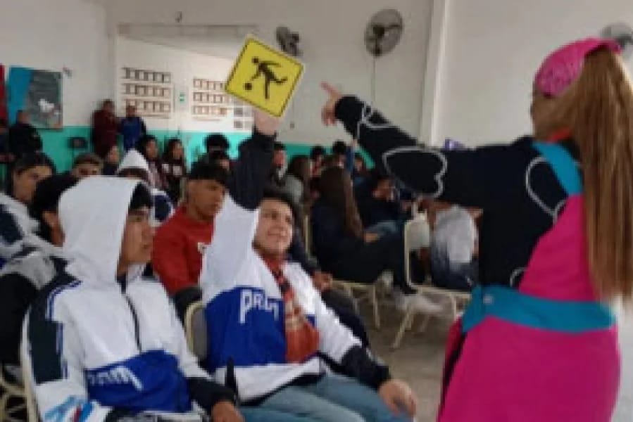 PATQUIA: Capacitan en seguridad vial a jóvenes con un Aula Taller