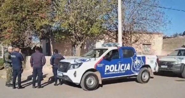 BARRIO BENJAMIN RINC&Oacute;N: Atac&oacute; a su padre con un machete, se atrincher&oacute; y la madre clama por asistencia psiqui&aacute;trica