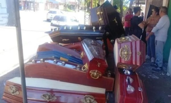 MISIONES: INSOLITO HALLAZGO, GUARDABAN ATAUDES EN UNA EX PANADERIA 