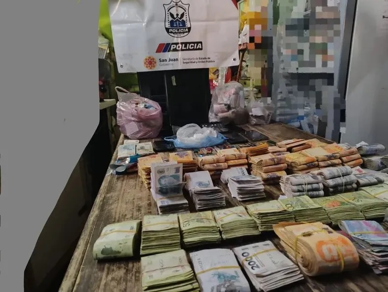 Rawson Allanamiento en Barrio Malimán: Detienen a una mujer con más de $7 millones y cocaína