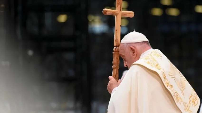 CAMBIO HISTORICO: Papa Francisco abre la puerta a la ordenación femenina en el Sínodo Mundial