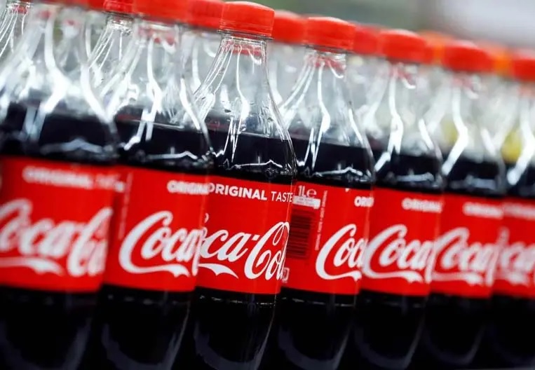 Coca Cola sufre por un fallo que condenó a una de sus embotelladoras a indemnizar a una familia intoxicada