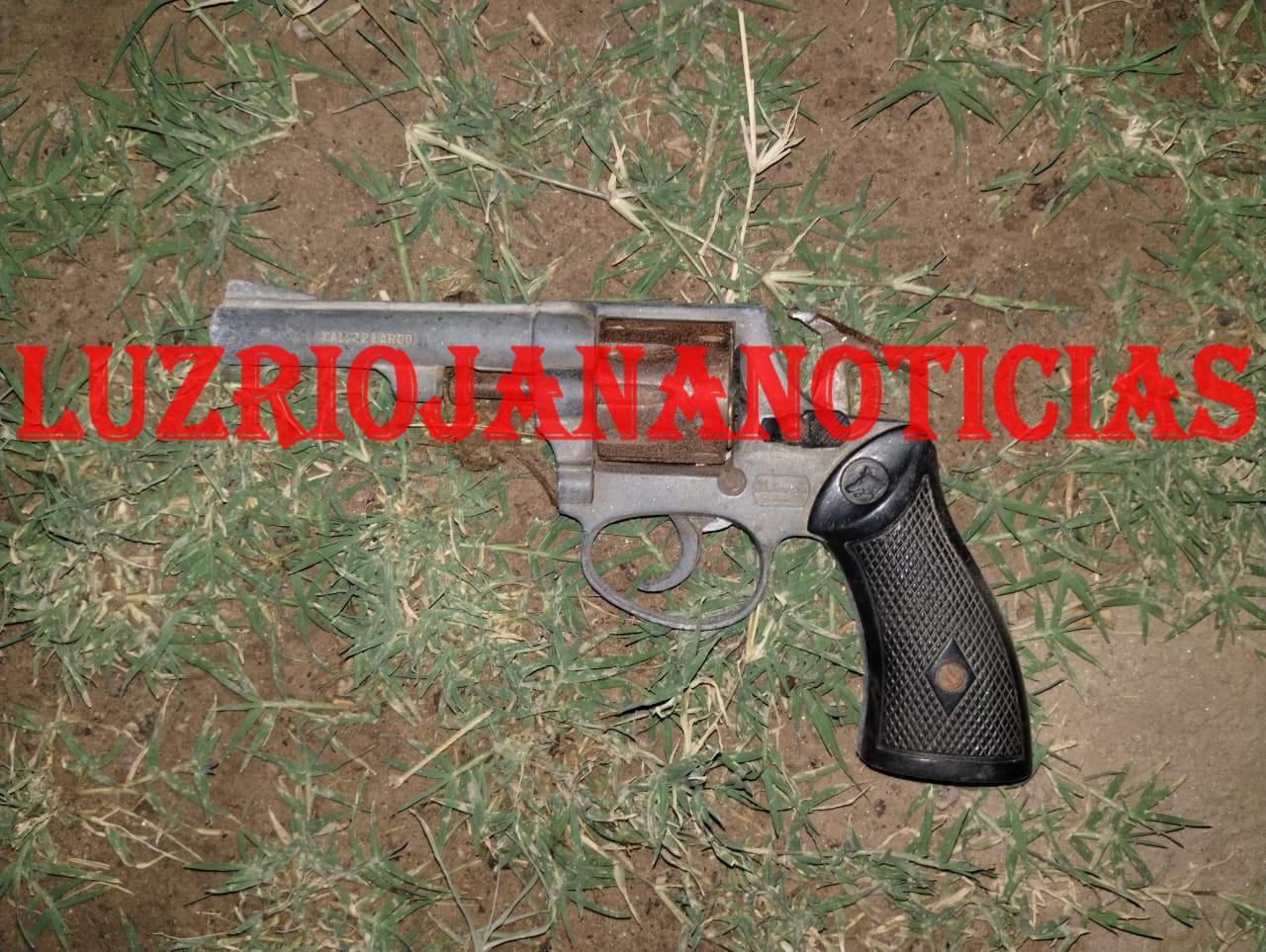 PERSONAL DE COMISARIA TERCERA SECUESTRARON UN ARMA DE FUEGO EN BARRIO FRANCISCO II 