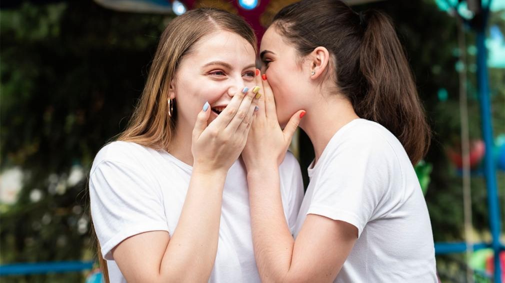 Un estudio reveló que el chisme puede ser beneficioso para la salud