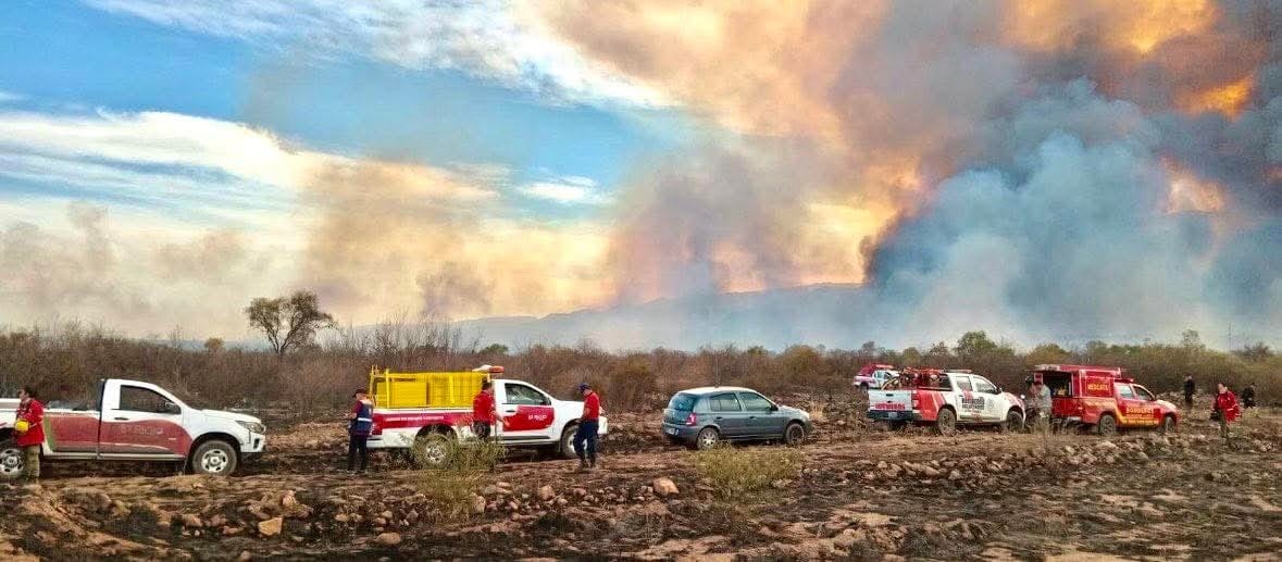 El señor Intendente Armando Molina es lamentable la situación que están viviendo los vecinos y vecinas del sector sur del barrio Las Talas por los incendios ocasionados