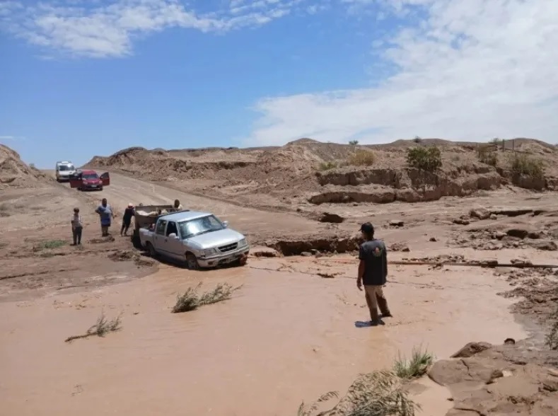 SAN JUAN: Graves inconvenientes en Mogna tras intensa tormenta
